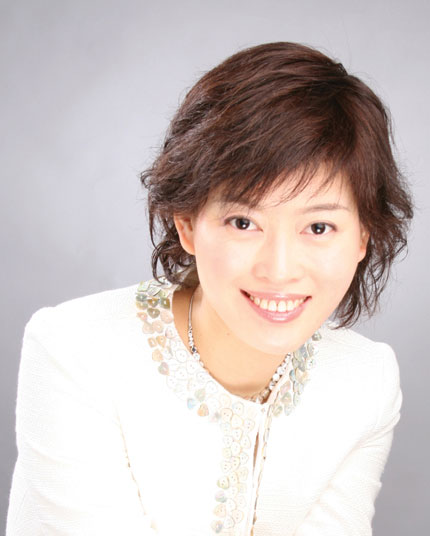 [八卦江湖]四川卫视和上海卫视<em>晚间新闻</em>的<em>女主</em>